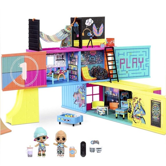 Lol Surprise Clubhouse with two dolls and random accessories